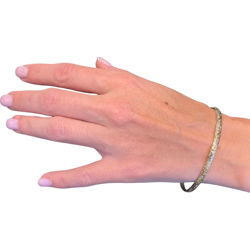 14k Gold Swirl Bangle Bracelet - Image 4