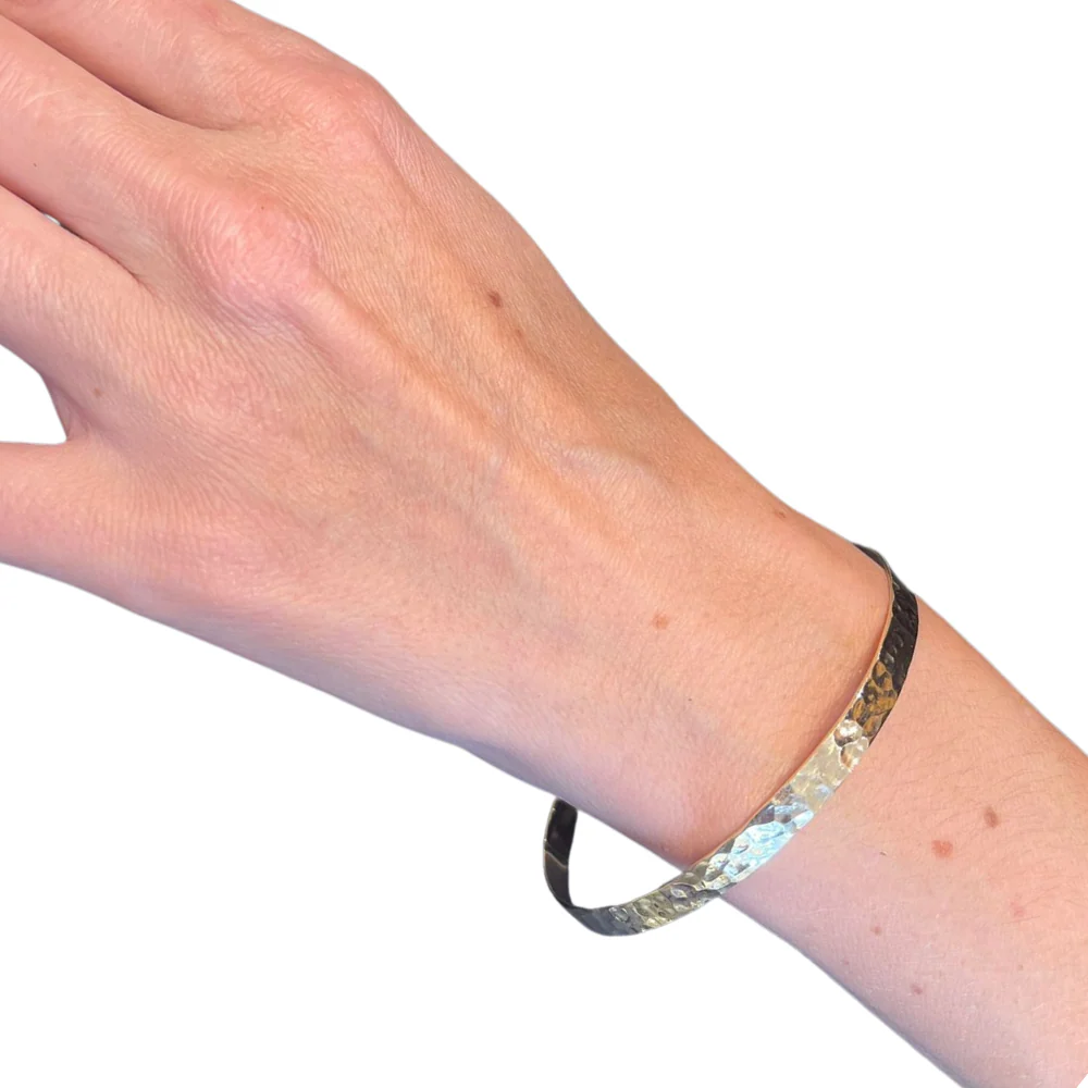 Hammered 14k Gold Flat Bangle Bracelet - Image 2