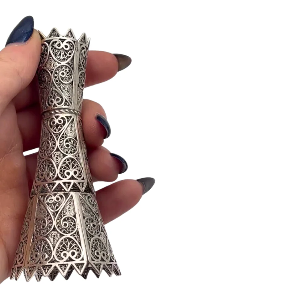Silver Yemenite Filigree Candlesticks - Set of 2 with Ridged Edging - Image 4