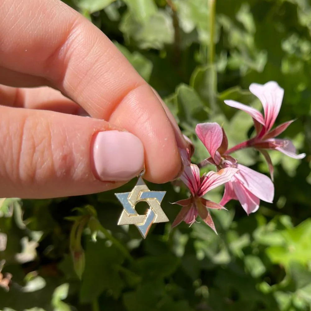 14k Gold Interwoven Star of David Pendant - Image 6