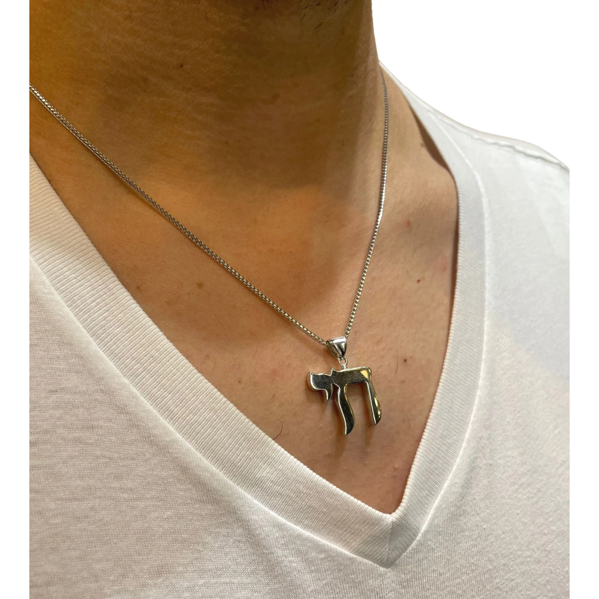 14k White Gold Chai Shiny Finish Pendant - Image 4