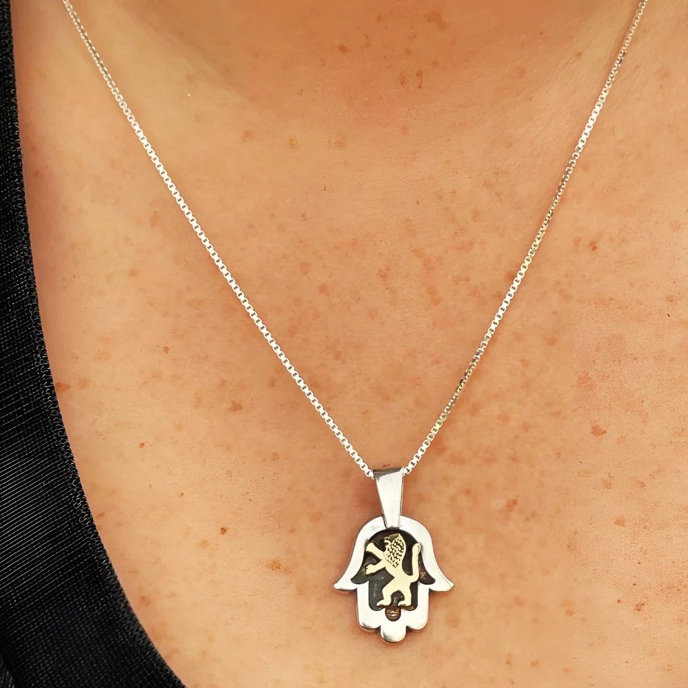 Hamsa Necklace with Lion of Judah in 925 Silver & 9K Gold - Image 8