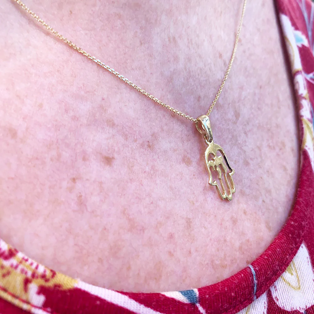 Hebrew jewelry - Hamsa Hai Hand Yellow Gold Cutout Pendant - Image 3