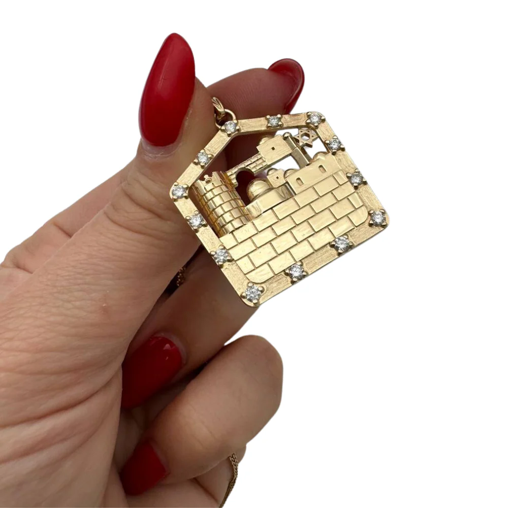 Jerusalem Skyline Western Wall Pendant in 18K Gold with Diamonds - Image 4