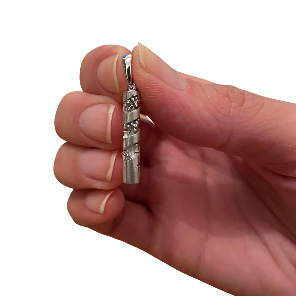 Mezuzah Pendant with Shema Yisrael in 14K Gold - Image 5