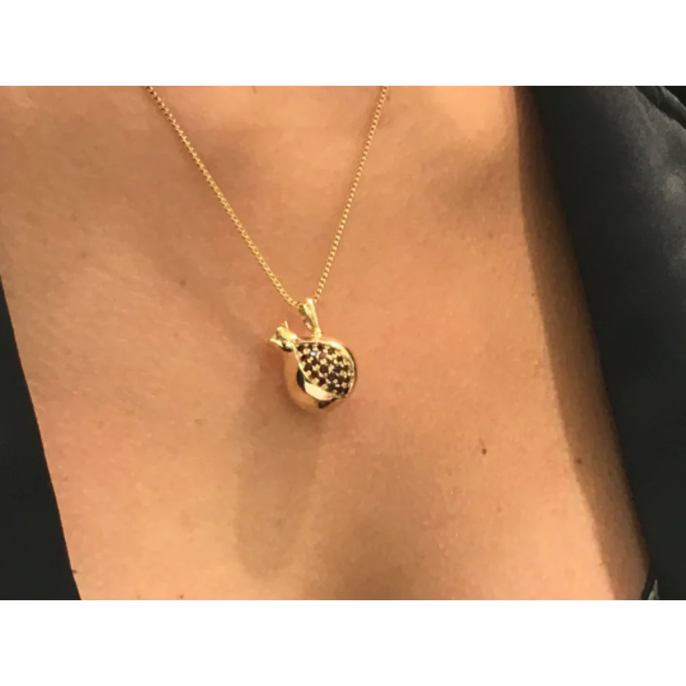 Garnet Pomegranate Pendant in 14k Yellow Gold - Image 4