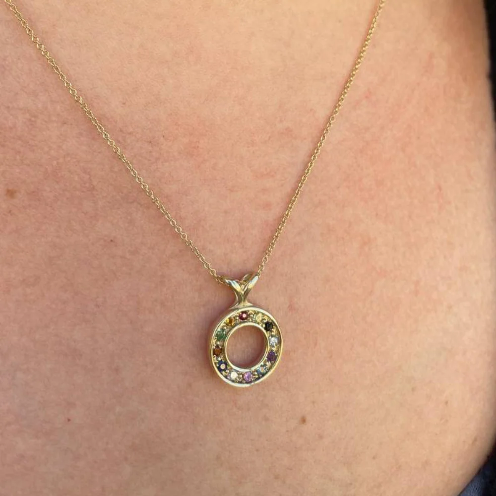 Hoshen Round Pendant and Chain in 14k Gold - Image 9