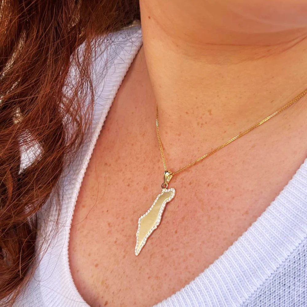 Diamond Map of Israel Am Israel Chai Pendant in 14K Gold - Image 8