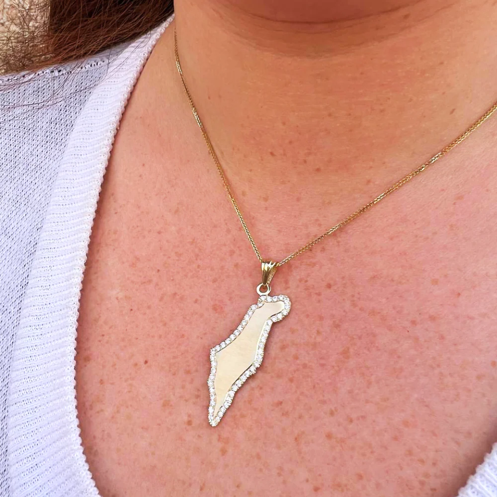 Diamond Map of Israel Am Israel Chai Pendant in 14K Gold - Image 9