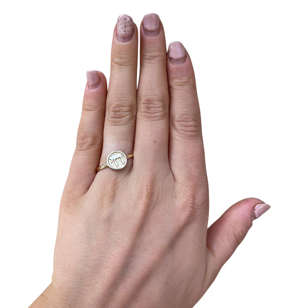 14K Yellow Gold Chai Stamp Ring - Image 3