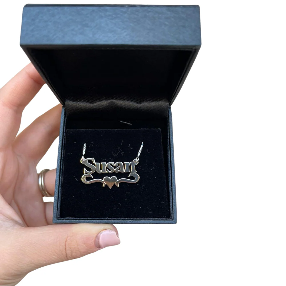 Silver Underline Middle Heart Print Name Necklace - Image 4