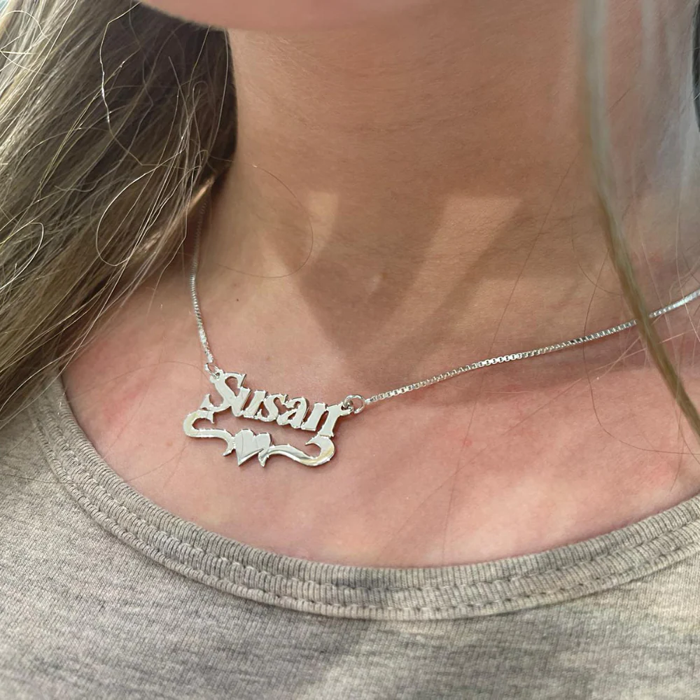 Silver Underline Middle Heart Print Name Necklace - Image 6