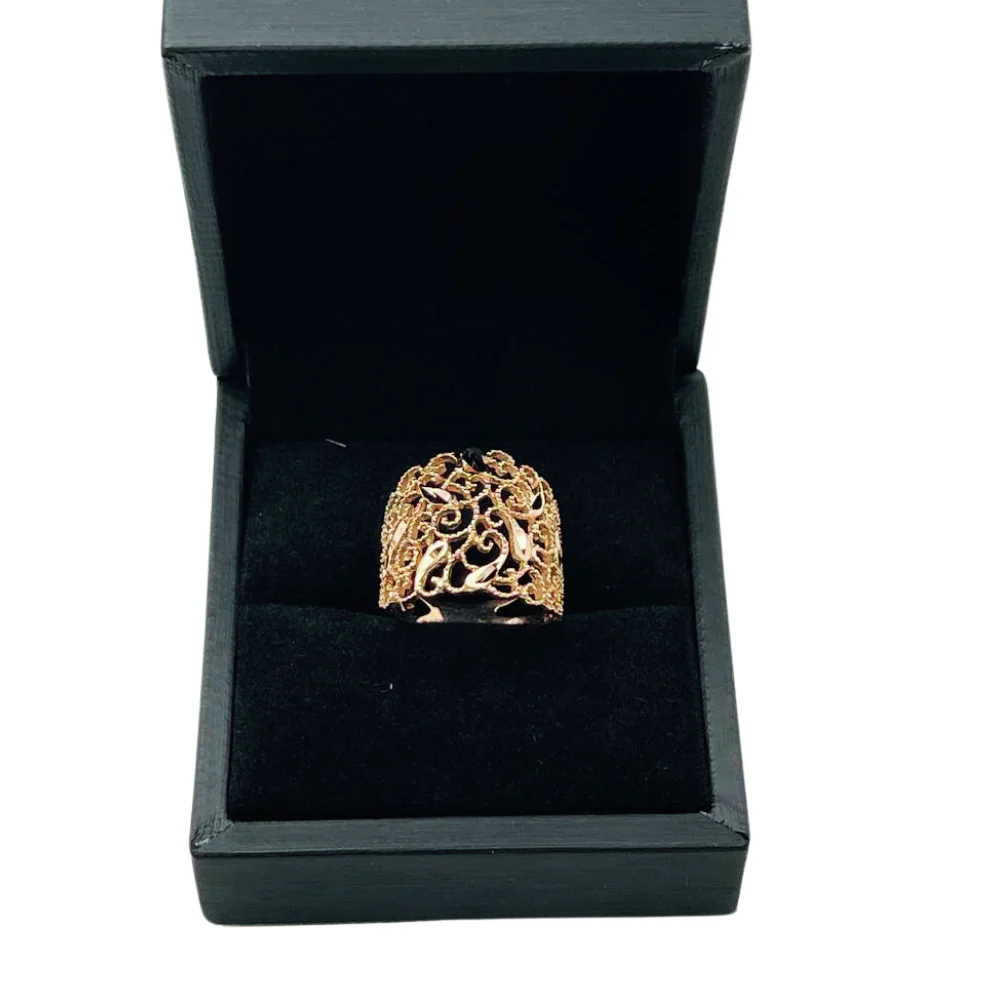 Vintage Style Filigree Ring in 14k Gold - Image 9