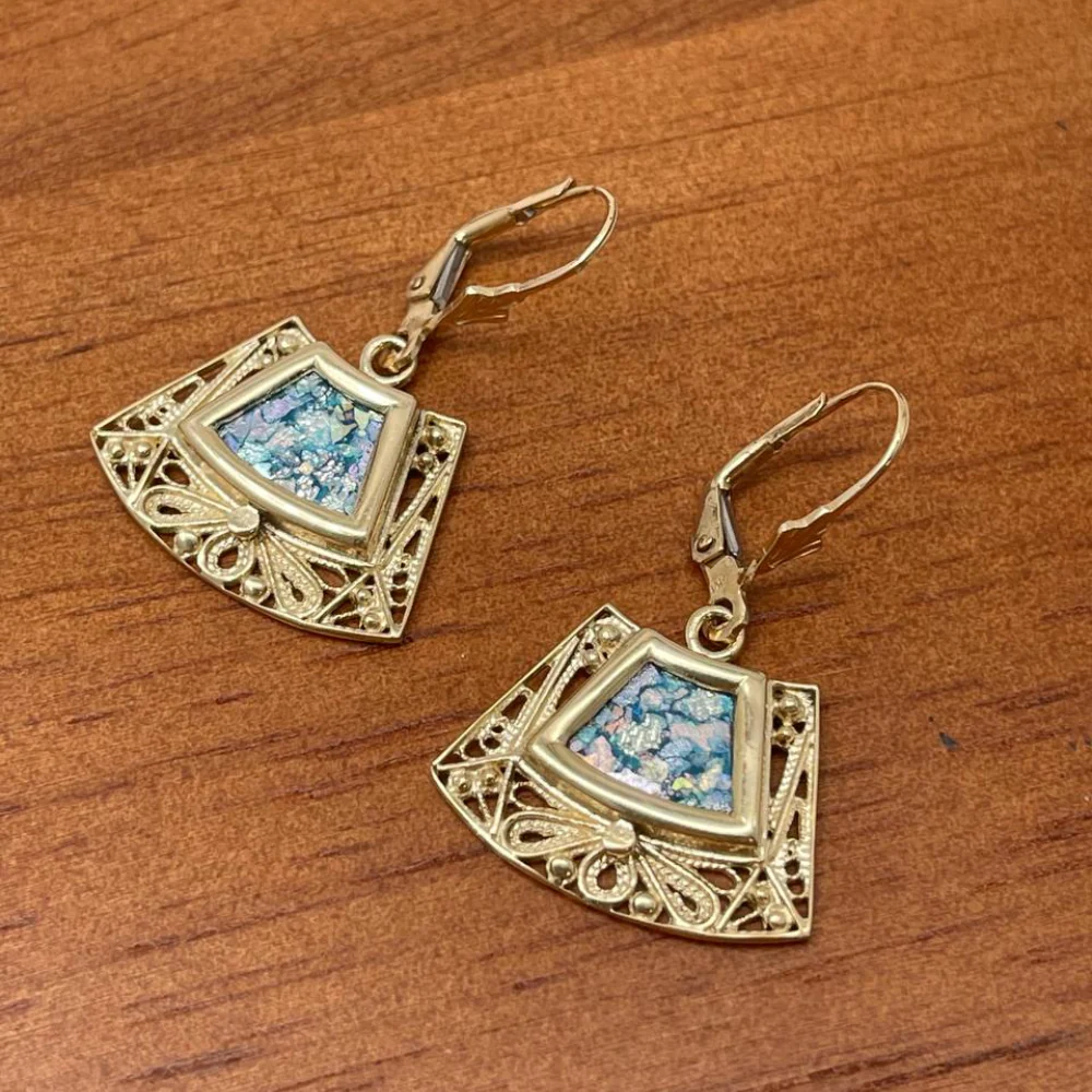 Roman Glass Trapezoid Filigree Earrings in 14K Gold - Image 8