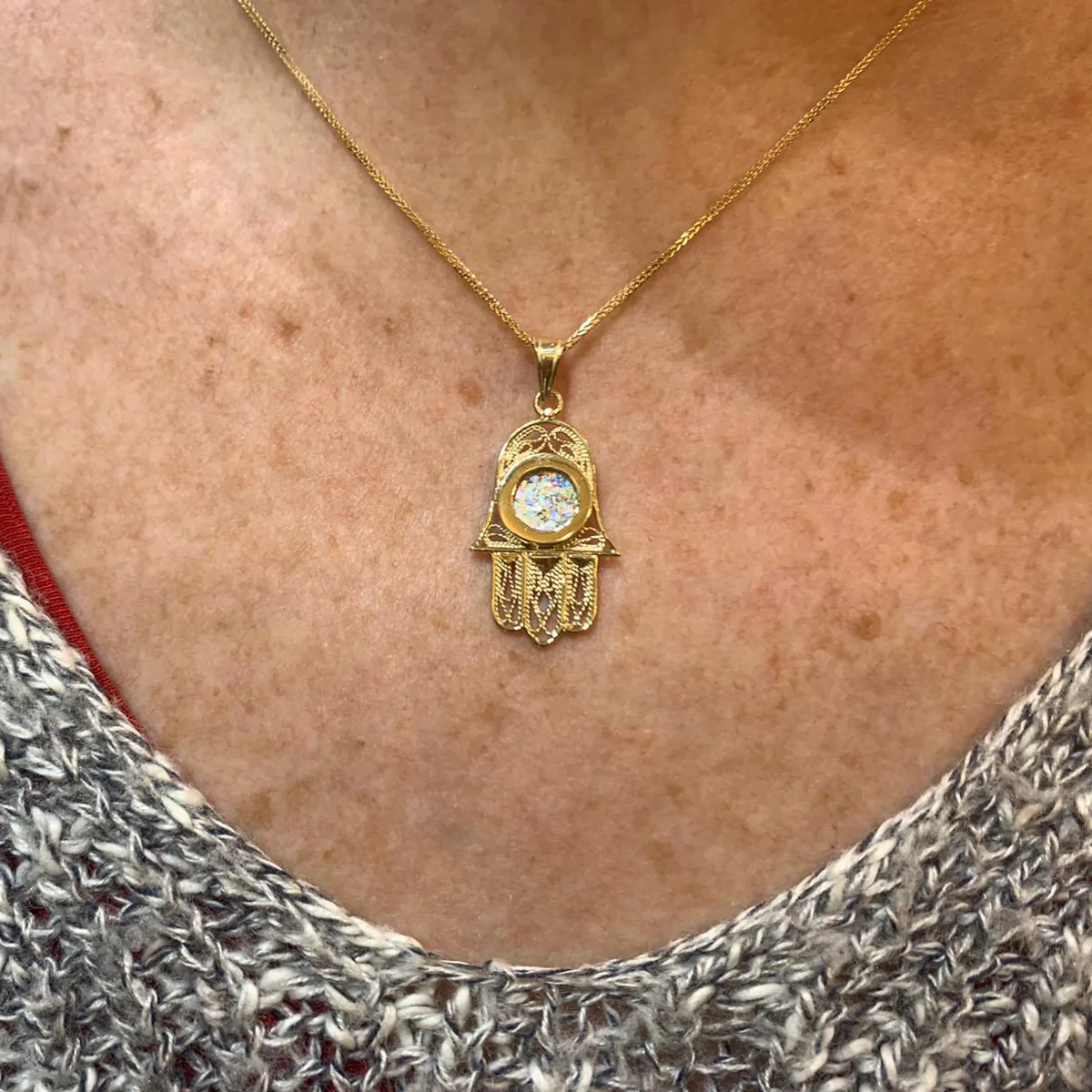 14k Gold Roman Glass Filigree Hamsa Pendant - Image 2