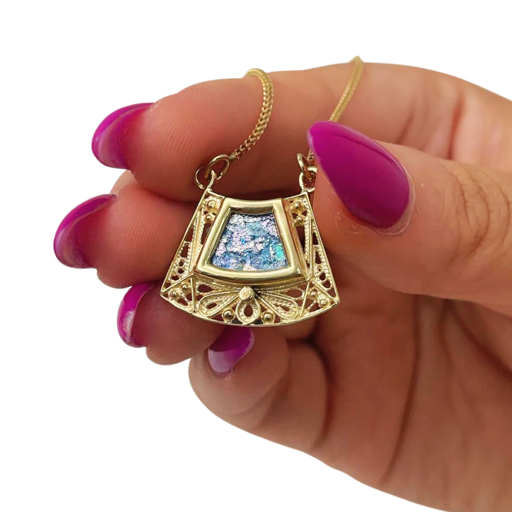 Roman Glass Trapezoid Pendant Necklace in 14K Gold Filigree Work - Image 2