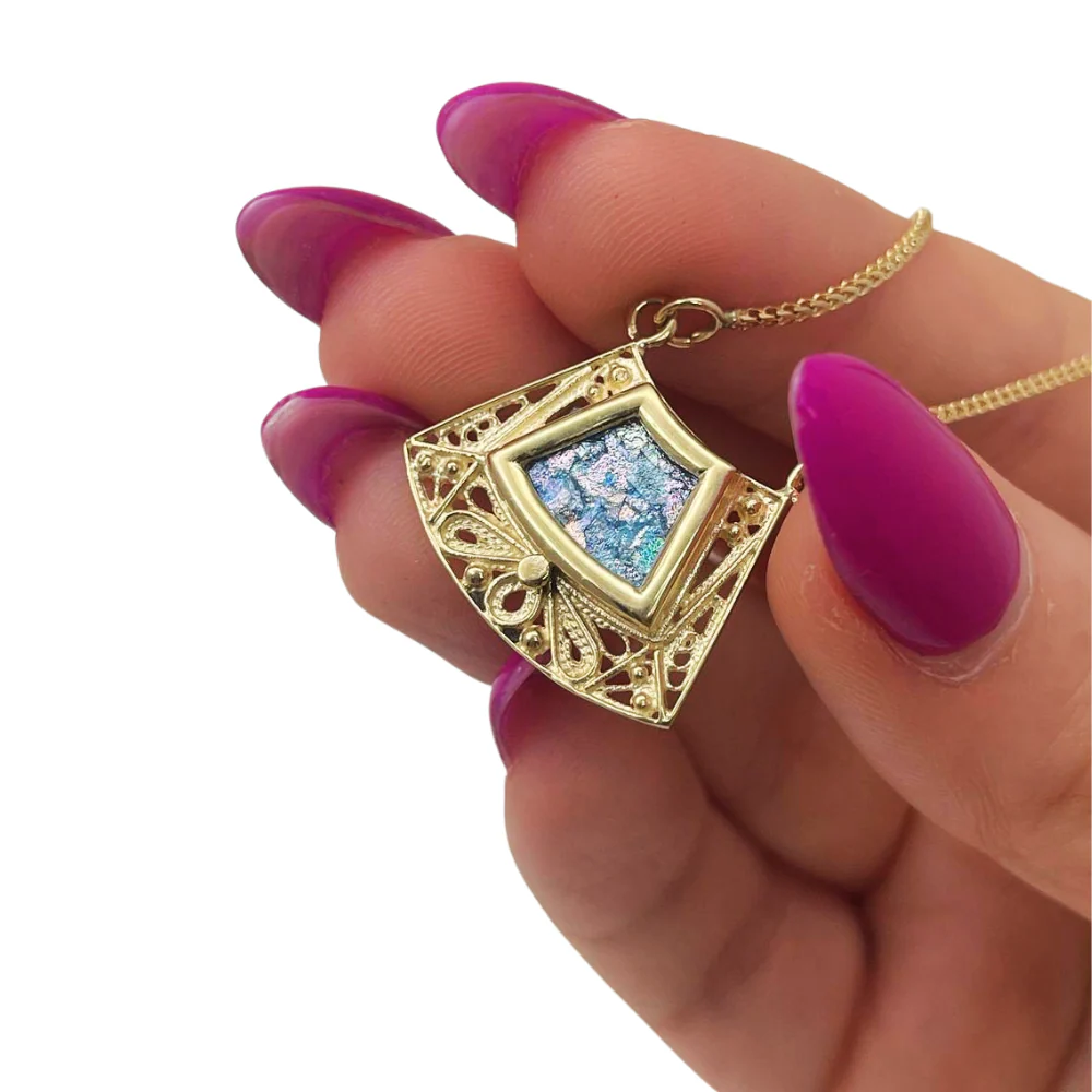 Roman Glass Trapezoid Pendant Necklace in 14K Gold Filigree Work - Image 3